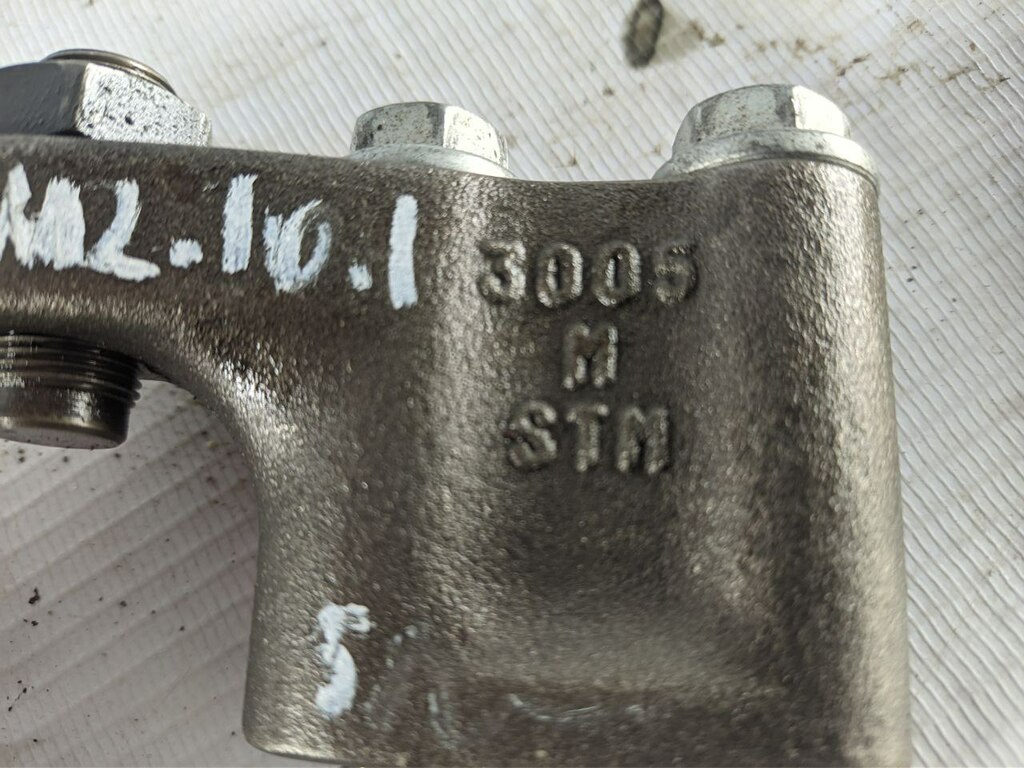 кронштейн блока коромысел D2066 б/у - 2